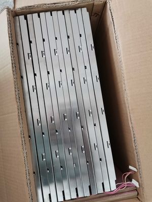LQ170K1LW02 شارب 17 بوصة LCM 1280 × 768RGB 300cd / m² شاشة LCD الصناعية